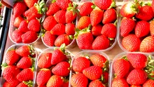 Alimentele din afara Uniunii Europene depășesc tot mai des limitele de pesticide