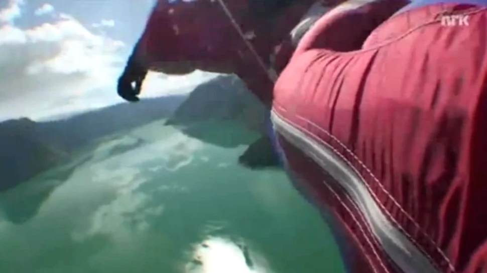 Când curajul se confundă cu nebunia: cel mai riscant base jump din istorie! (VIDEO)