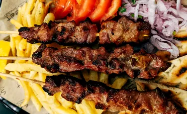 Tot mai mulți români își reduc consumul de carne. Preferințele variază și în funcție de vârstă