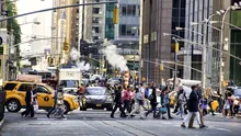 De ce stau la coadă locuitorii din New York pentru o pâine de 60 de dolari?
