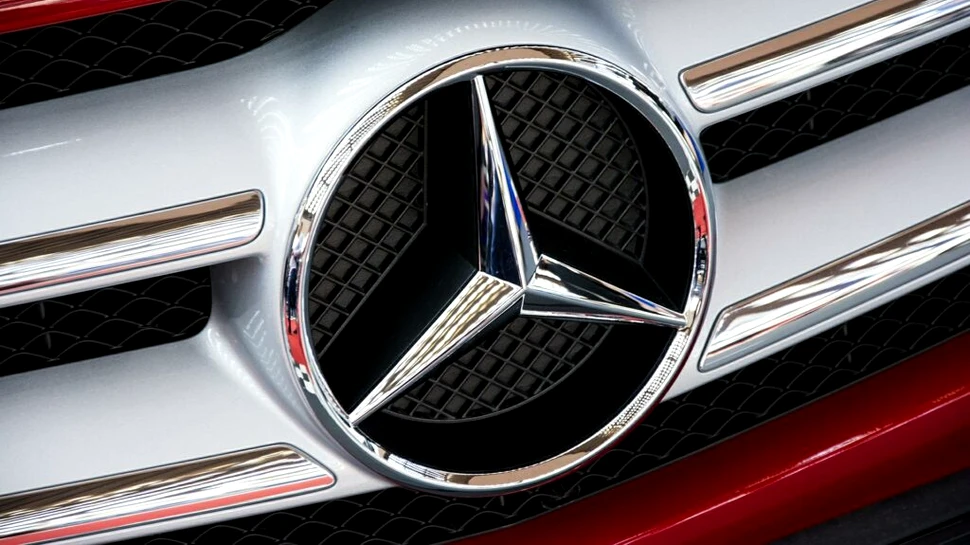 Mercedes recheamă în service aproape 1 milion de mașini