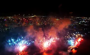 Cum arată artificiile filmate de o dronă – VIDEO