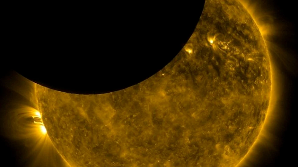Asa se vede o eclipsa de Soare din spatiu (FOTO)