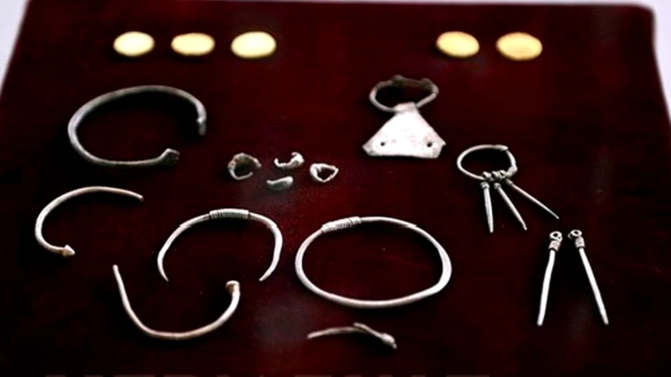 Şase piese antice de patrimoniu cu o valoare excepţională, recuperate recent, expuse la MNIR