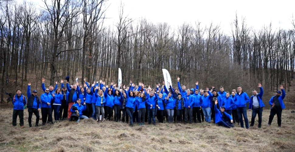 Peste 100 de voluntari ai Fundației Țiriac și Țiriac Auto și-au unit forțele în cadrul programului    Plantăm fapte bune în România pentru a împăduri o enclavă forestieră în județul Argeș