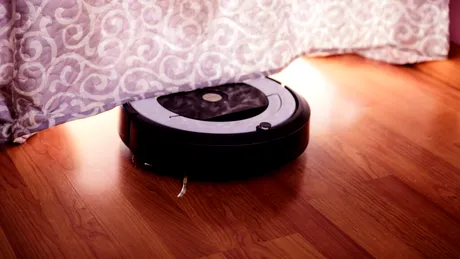 Amazon a achiziționat producătorul de aspiratoare inteligente Roomba. Ce urmărește, de fapt, Jeff Bezos?