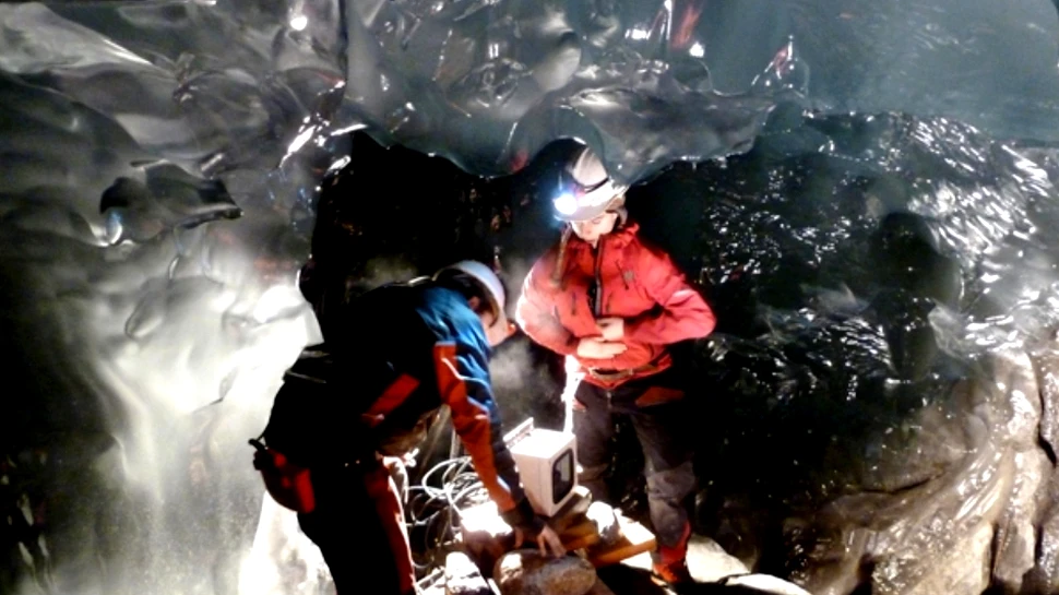 În Norvegia se află unicul laborator de cercetări situat într-un gheţar