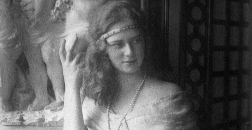 Viaţa zbuciumată a celei mai frumoase Prinţese a României. A fost prima femeie căpitan de cursă lungă, s-a căsătorit de două ori şi a sfârşit la mănăstire
