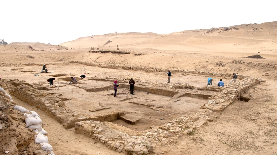 Două case vechi de 4.500 de ani au fost descoperite în apropierea piramidelor din Giza