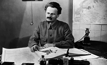 Leon Troţki, revoluţionarul care şi-a luat numele după şeful temniţei în care a fost deţinut. Ulterior, a fost ucis cu un cuţit de spart gheaţa de agentul lui Stalin – VIDEO