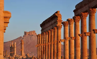 Un reputat arheolog a fost decapitat de militanţi ai Statului Islamic (SI). Trupul a fost agăţat de una dintre coloanele antice din Palmira