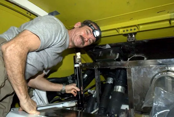 Astronautul canadian Chris Hadfield va deveni comandant al echipajului de pe SSi în luna martie a acestui an.