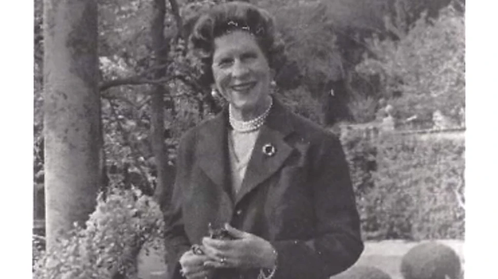 Sicriul cu rămăşiţele pământeşti ale Reginei mamă Elena, depus şi la Palatul Elisabeta