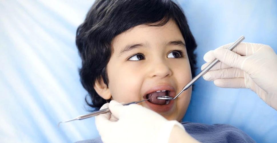 Mai mult de o treime dintre părinți nu-și duc copiii la dentist, cel mai mare procent din ultimii patru ani