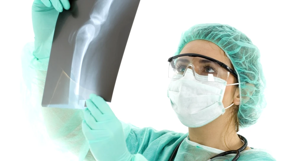 Medicii nu înţelegeau ce apare pe radiografie. Ce a păţit o femeie după ce a fost muşcată de un şarpe veninos? (FOTO)