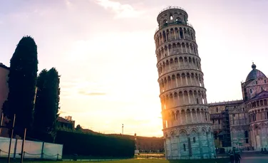 Turnul din Pisa, Italia, şi-a schimbat gradul de înclinare cu 4 centimetri