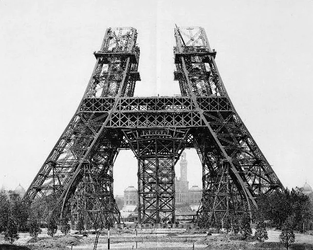 Construcţia Turnului Eiffel