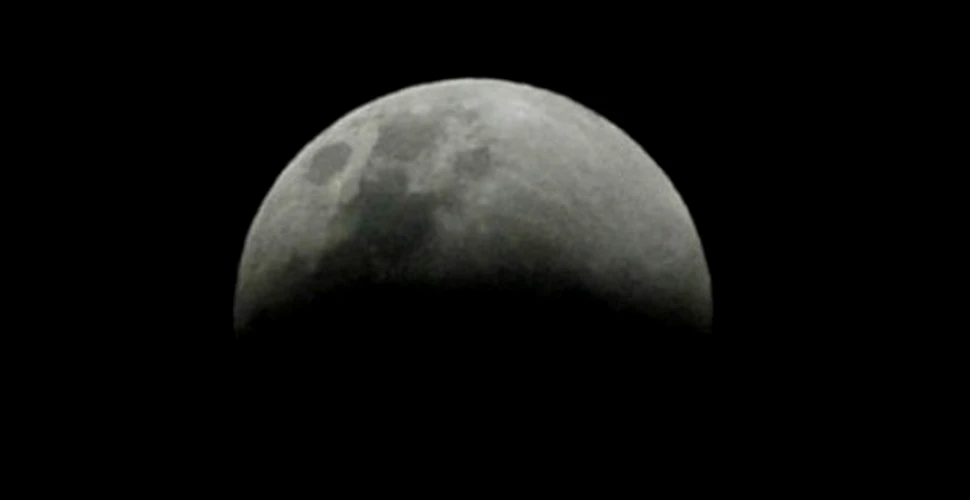Luna s-a format in urma unei explozii nucleare