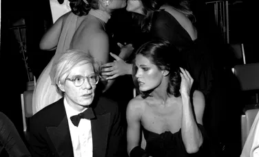 Andy Warhol, artistul care a crezut în puterea banalului. „Viaţa e prea scurtă ca s-o luăm ca pe o glumă proastă”