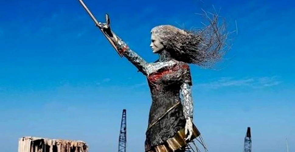 Simbolul speranţei: Statuia unei femei a fost construită din rămăşiţele exploziei din Beirut