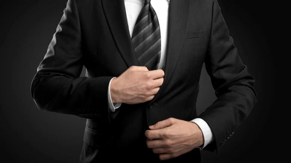 De ce nu este bine să închizi cel mai de jos nasture al sacoului: motivul este neaşteptat