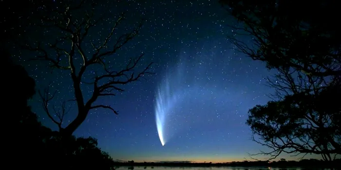 O cometă se apropie cu repeziciune de Pământ și va străluci mai puternic decât stelele