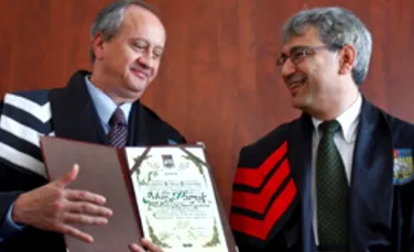 Orhan Pamuk a fost numit Doctor Honoris Causa al Universitatii Bucuresti