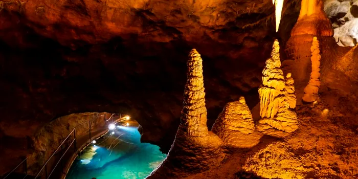 Cea mai veche peșteră din lume s-a format cu 100 de milioane de ani înainte de apariția dinozaurilor
