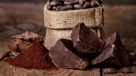O substanță din ciocolata neagră ar putea încetini îmbătrânirea