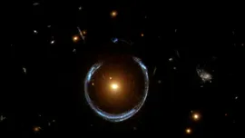O gaură neagră cât 36 de miliarde de Sori s-ar putea afla în inima Potcoavei Cosmice