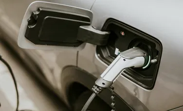 Bateria litiu-aer ar putea oferi o autonomie mai mare pentru autoturisme