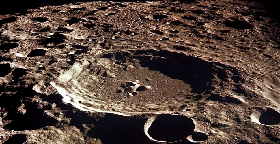 Folosirea apei de pe Lună ar putea să distrugă șansele cercetătorilor de a înțelege trecutul Lunii