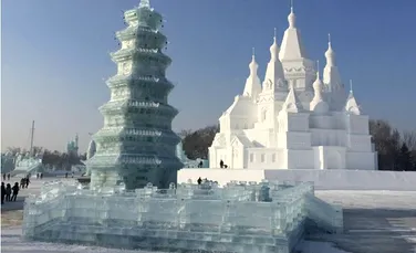 Sculpturi uriaşe din gheaţă, expuse în China – FOTO