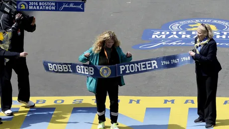 Bobbi Gibb, prima femeie care a alergat la Maratonul din Boston