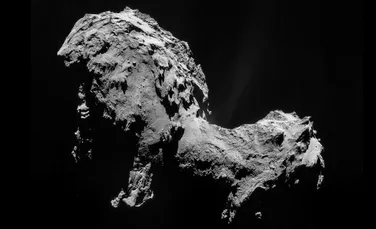 ”Răţuşca cea urâtă” se crapă de la stres. Astronomii au găsit fisuri adânci în zona mediană a Cometei 67P