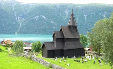GALERIE FOTO. Povestea uimitoare a bisericilor de lemn din Scandinavia. Nordicii le-au construit pe aceleaşi principii folosite în construirea celebrelor bărci cu care au cucerit lumea