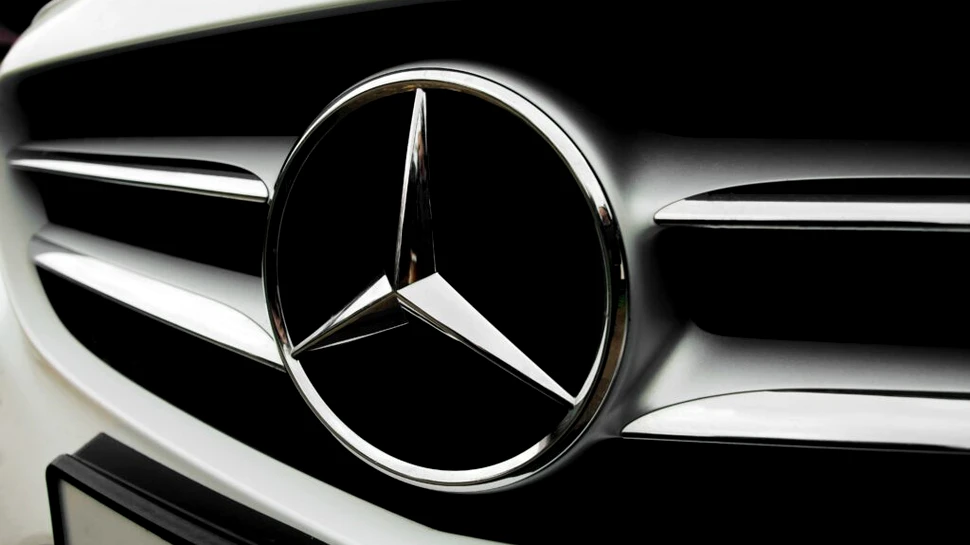 Profiturile Mercedes-Benz plonjează din cauza vânzărilor slabe și a tarifelor americane