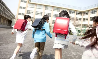 În Japonia, copiii mici merg singuri către şcoală. Motivul pentru care călătoresc singuri, de la vârsta de 6 ani, cu metroul, trenul sau autobuzul