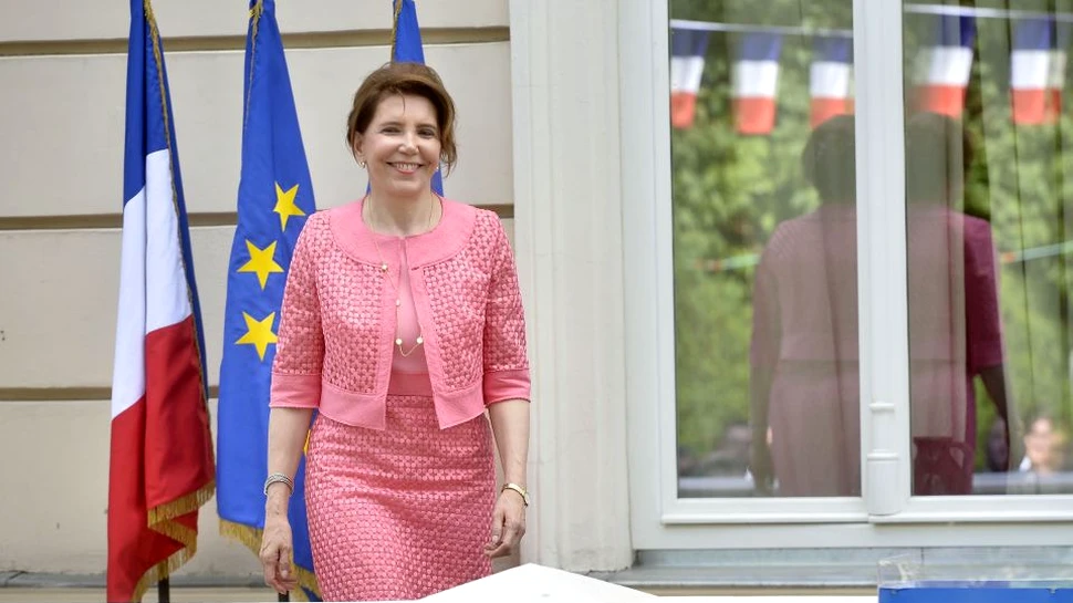 Michèle Ramis a fost ghid prin încăperile Reşedinţei Franţei în România