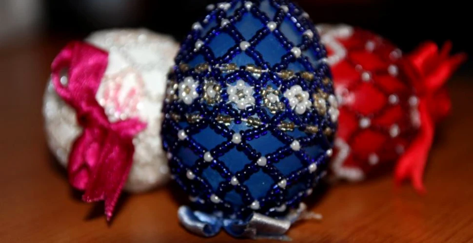La Salva, ouăle de Paşti sunt împodobite cu mărgele, o tradiţie care se păstrează din generaţie în generaţie – GALERIE FOTO