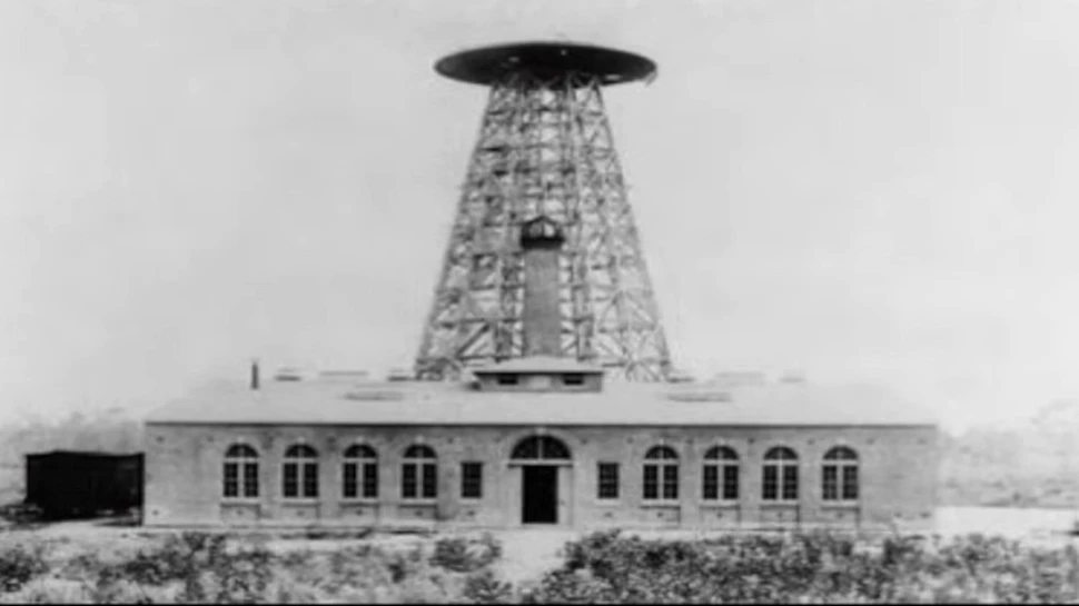 Nikola Tesla a construit un turn gigantic pentru a trimite electricitate wireless în jurul lumii. Lucrurile, însă, nu au mers aşa cum a plănuit