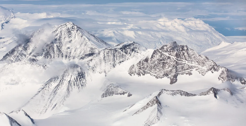 Noi cercetări dezvăluie indicii despre munții pierduți ai Antarcticii