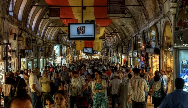 Marele Bazar din Istanbul locul marcant al istoriei şi culturii turce. FOTO