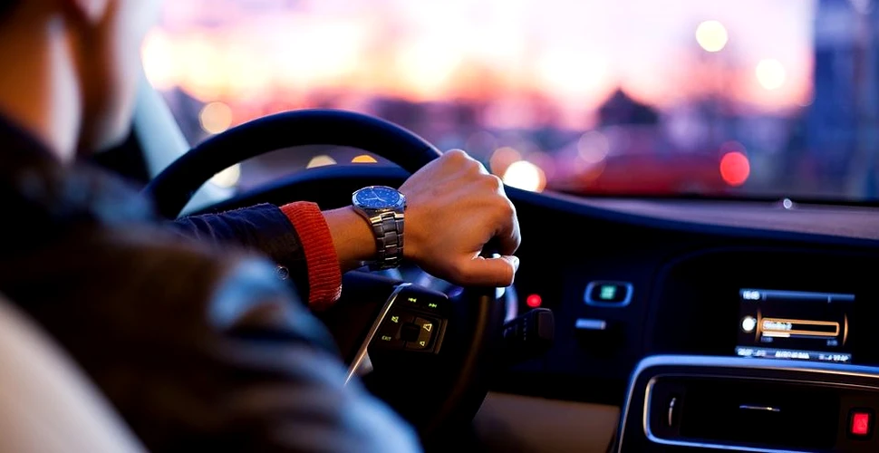 Un obicei pe care îl au toţi şoferii le distrage atenţia de la condus şi le afectează capacitatea de reacţie