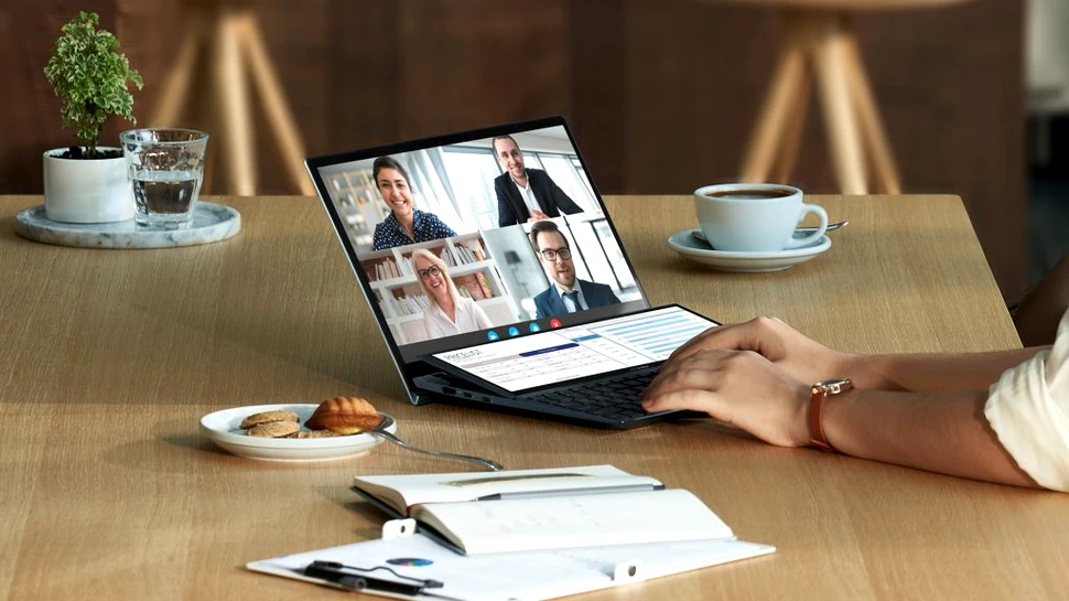 Concurs la 10 ani de la primul ASUS ZenBook: laptopul viitorului este premiul