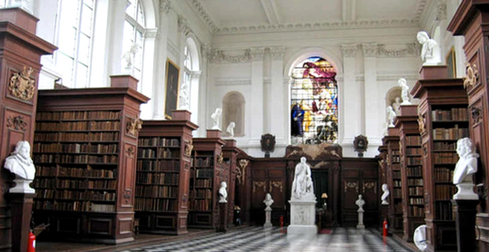 Biblioteca de la Cambridge, templul primelor cărţi din lume – FOTO