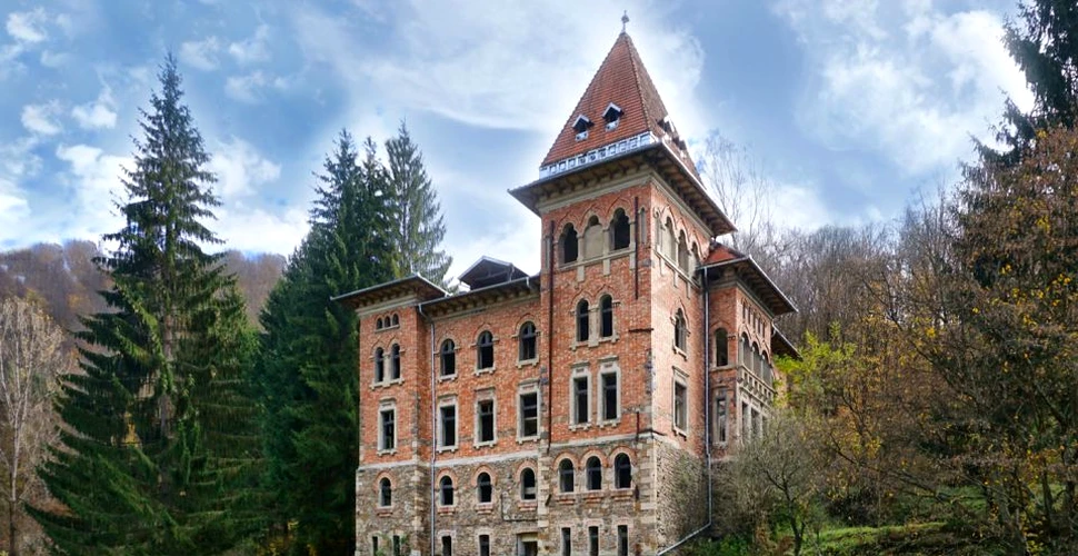 Castelul de la Zlatna, ce a aparţinut premierului Ion Gigurtu şi unde s-a filmat o parte din ”Noi, cei din linia întâi”, scos la vânzare