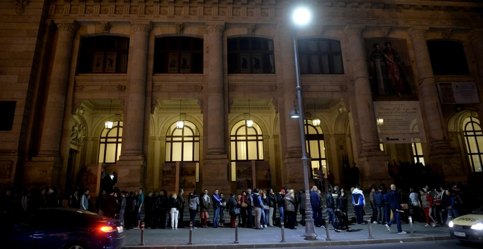 Sute de muzee vor fi deschise de Noaptea Muzeelor. Au fost anunţate şi proteste cu măşti
