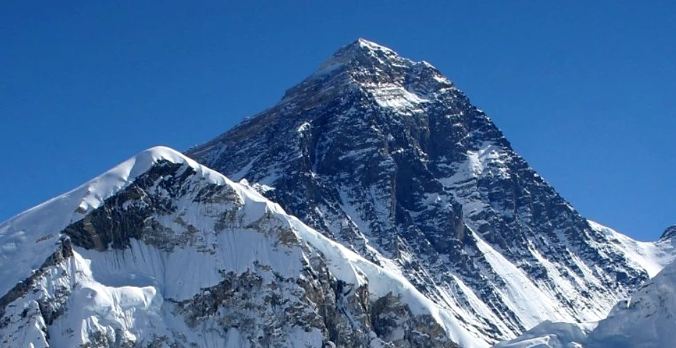 Misterul înălţimii Everestului va fi dezlegat peste doi ani