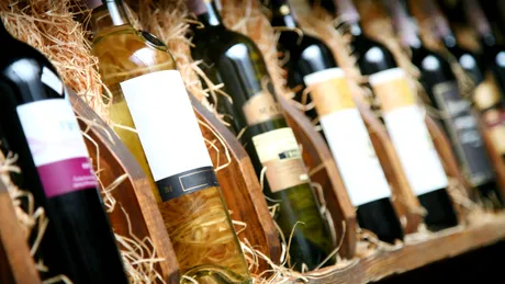 O colecție de sticle de vin în valoare de 50 de milioane de dolari, scoasă la licitație